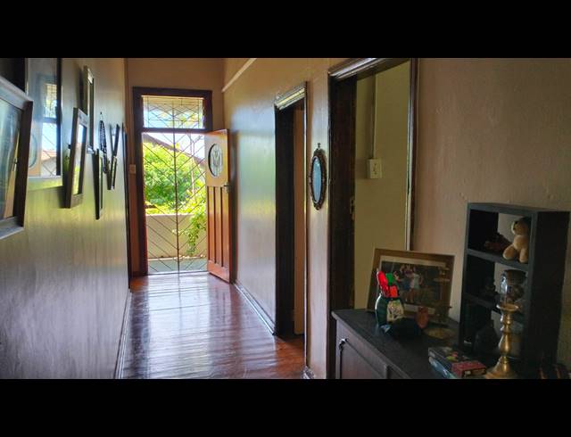 4 BEDROOM HOUSE FOR SALE IN PRESTBURY